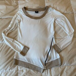 Nils White and Tan Women's Top zipper detail